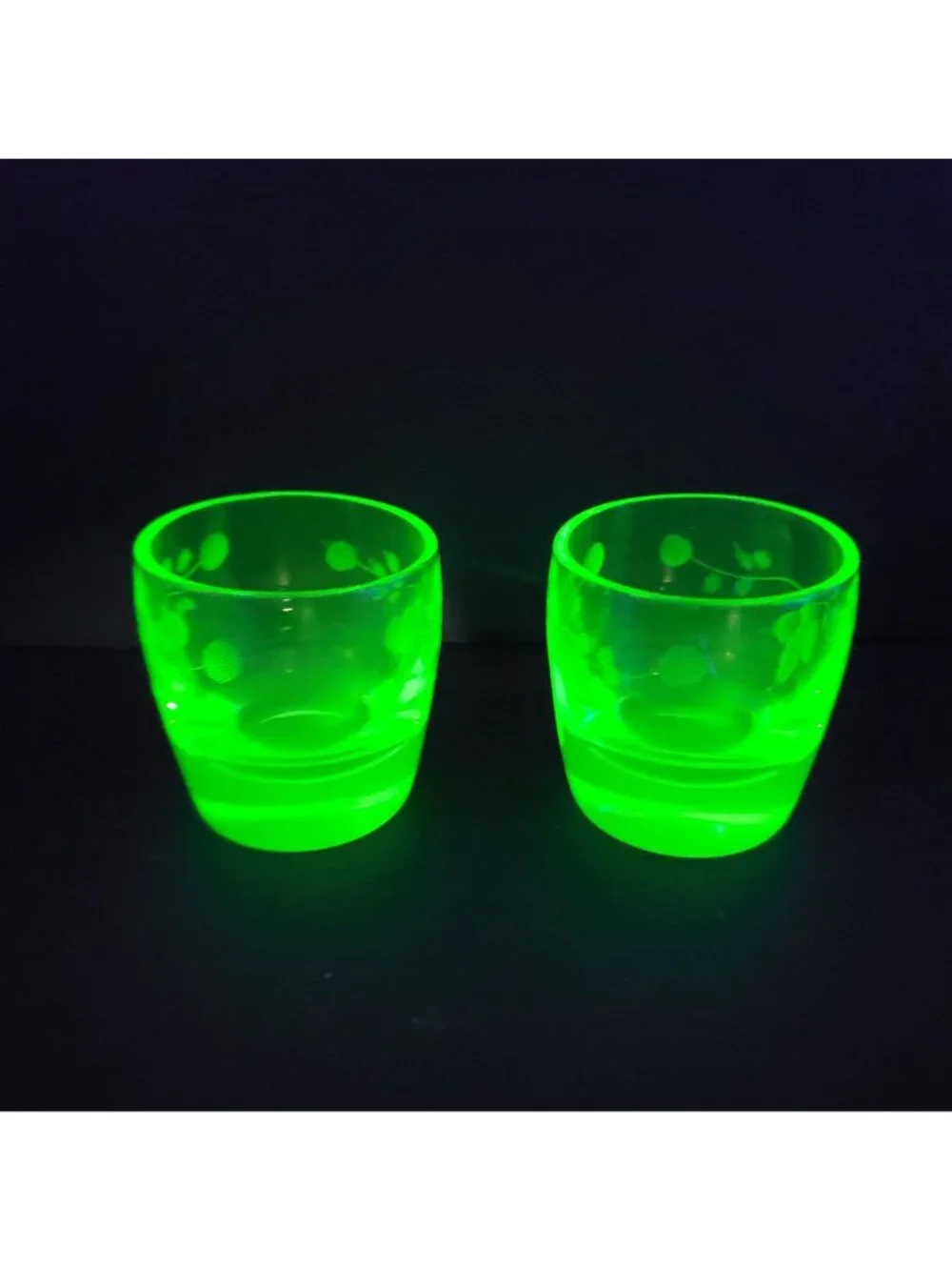 Vtg Uranium Vaseline Glass Shot Glasses Wheel Cut Etched Floral Pattern 1 3/4